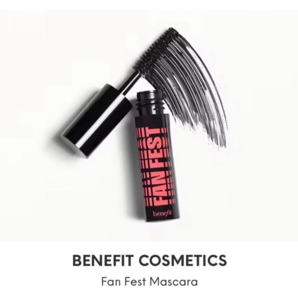 Benefit Fanfest Mascara in black. Mini travel size. Brand new.